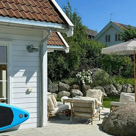 Feriehus With Flower Garden And Veranda On